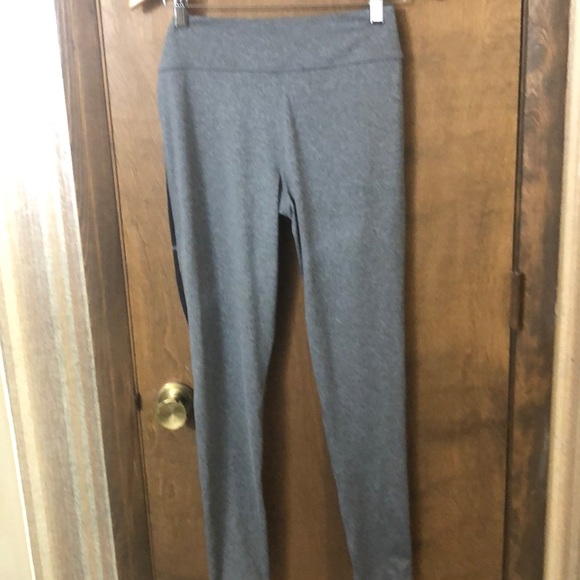 Essenza women’s medium activewear leggings - Picture 4 of 5